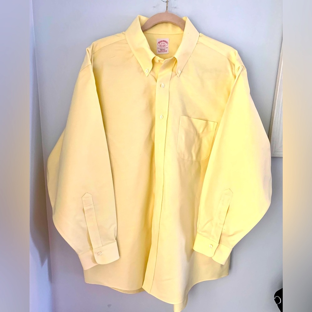 Brooks Brothers Yellow Sz 17 33 Reg Fit Non Iron 100% Supima Cotton Button Down.